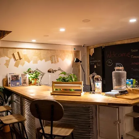 Draper Startup House For Entrepreneurs Hostel