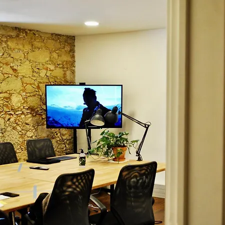 Draper Startup House For Entrepreneurs Lissabon