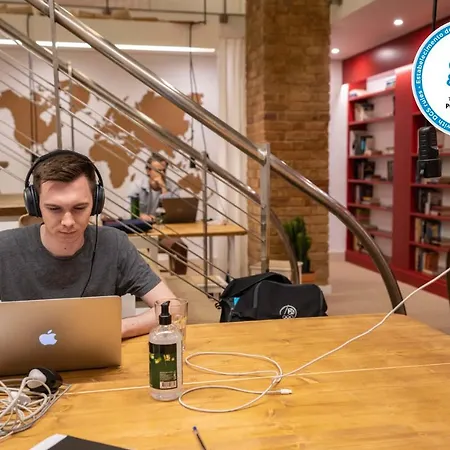 Hostel Draper Startup House For Entrepreneurs